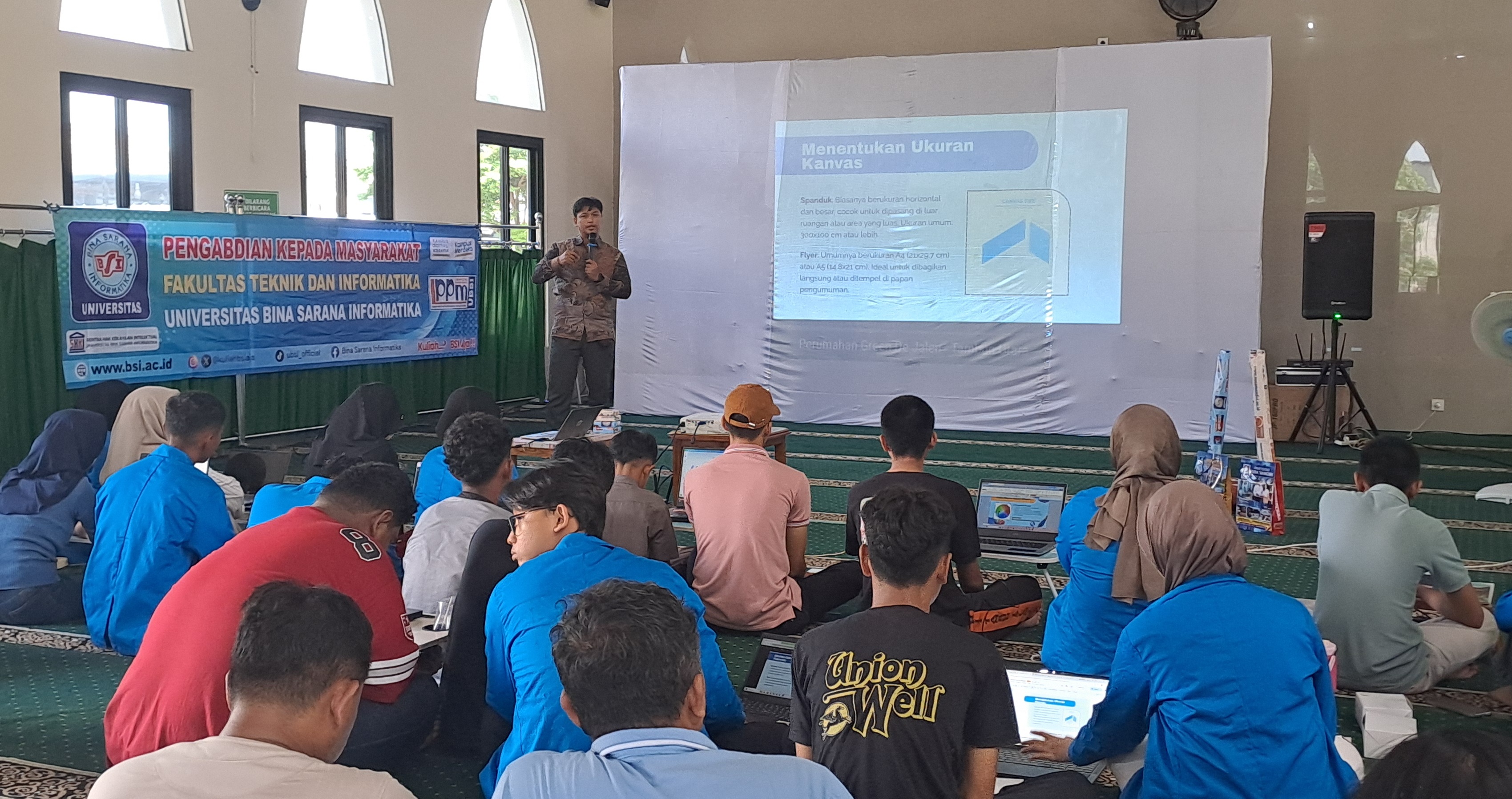 Pelatihan Canva bagi Remaja Masjid Jami  Ar Rahman Bekasi untuk Meningkatkan Keterampilan Desain Digital